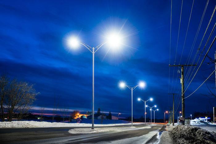 Will the cost of solar street lights be higher than traditional street lights?