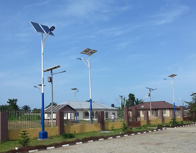 Peak calculation of solar street lights